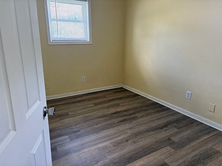 200 Pullman Ave #2 — Photo 6