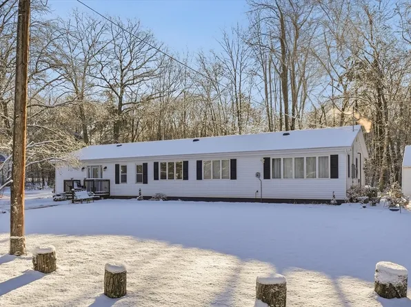 186 Mohawk Trl, Haverhill, MA 01832