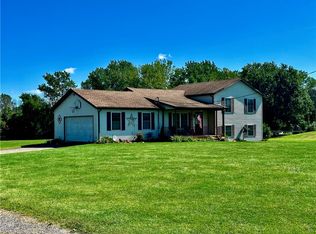 10733 Roanoke Rd, Pavilion, NY 14525