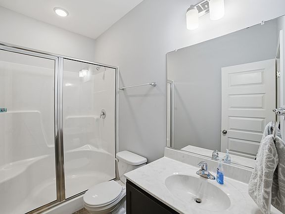 5th image of 2272 Perennial Cir