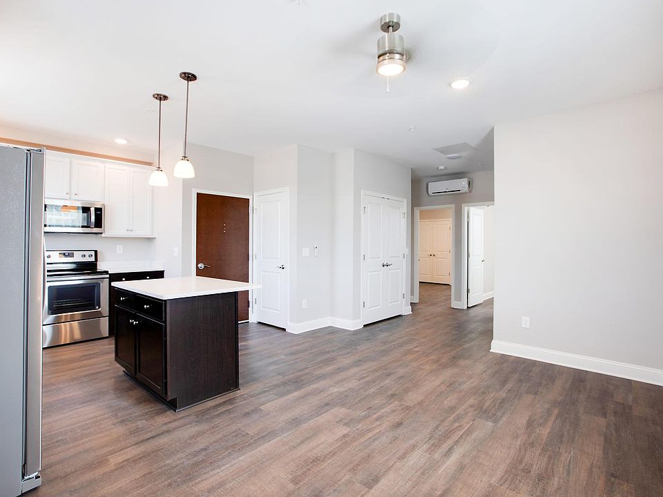 2nd image of 41615 Park Ave #303