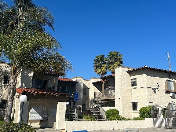 3rd image of 390 S Mollison Ave #1