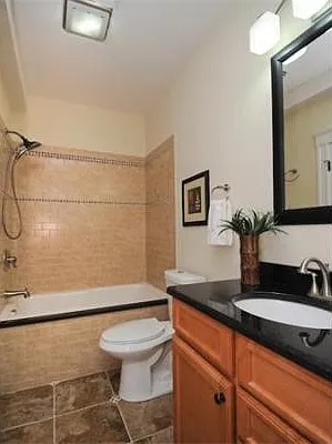 2 bed, 2.5 bath, 9999 sqft, $3,700 — Photo 3