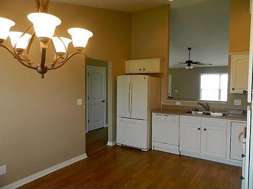 3rd image of 4510 Atkins Ln