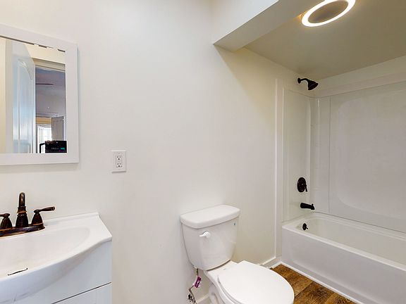 4th image of 227 Lewis St #2NDFLOOR