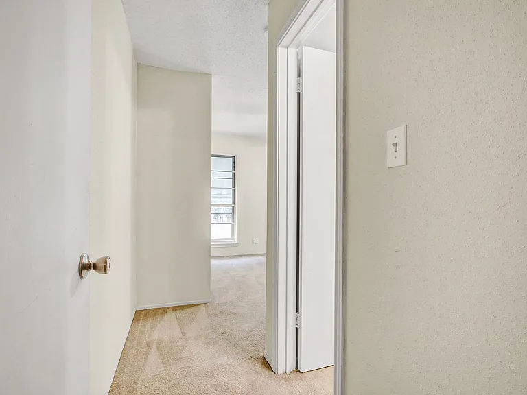 302 Gateway St — Photo 14