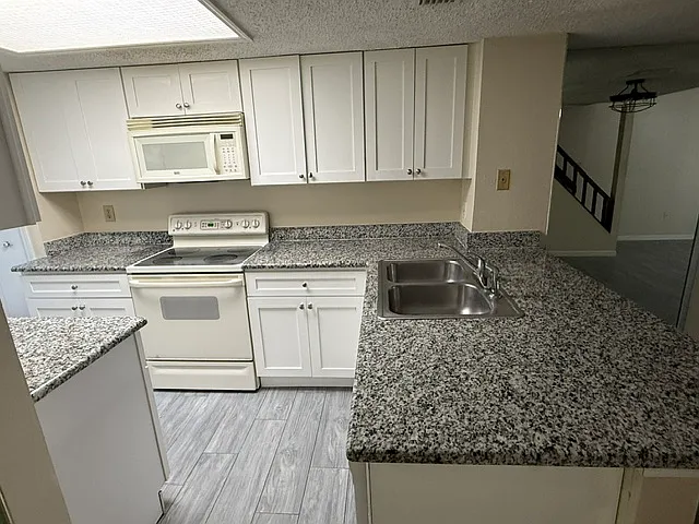 2 bed, 2.5 bath, 1092 sqft, $1,845 — Photo 4