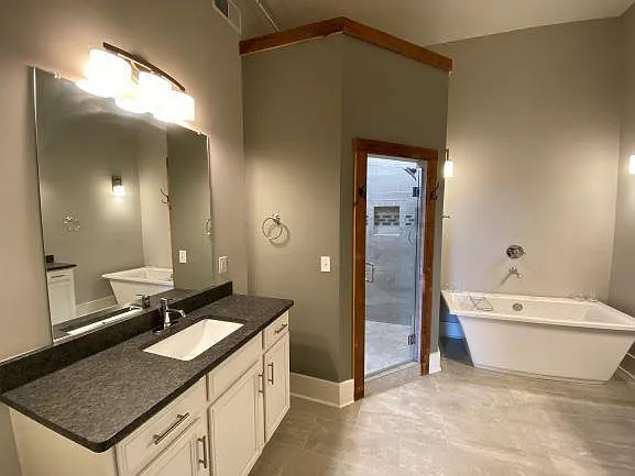 1200 Commerce St — Photo 29