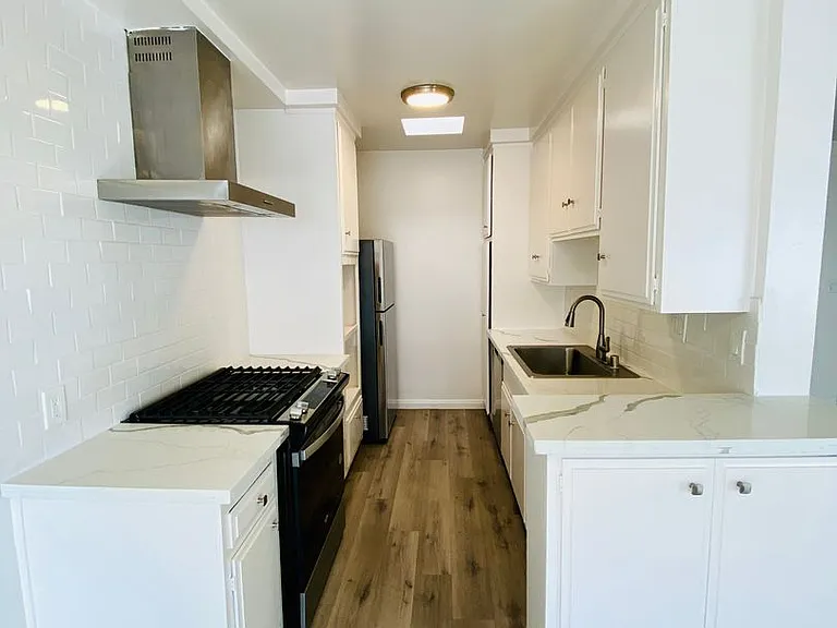 7010 Lanewood Ave LLC — Photo 2