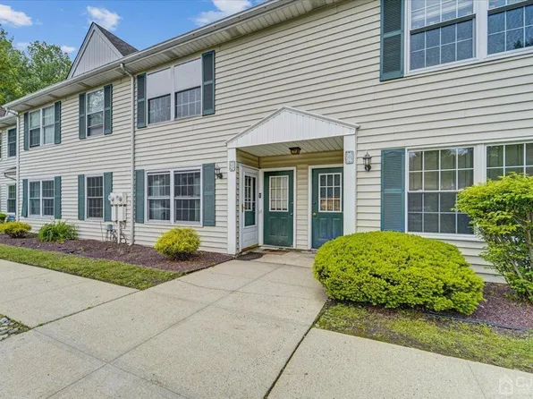 33 Hanover Sq #E, Middlesex, NJ 08846