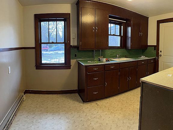 5th image of 403-405 NE Gray Ln