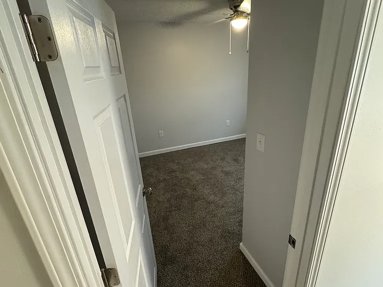 Sunrise Valley Apartments — Photo 11