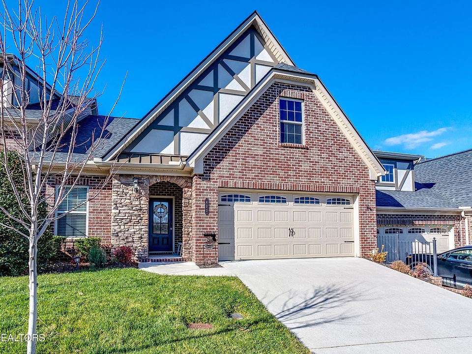 1st image of 423 Sunny Springs Ln