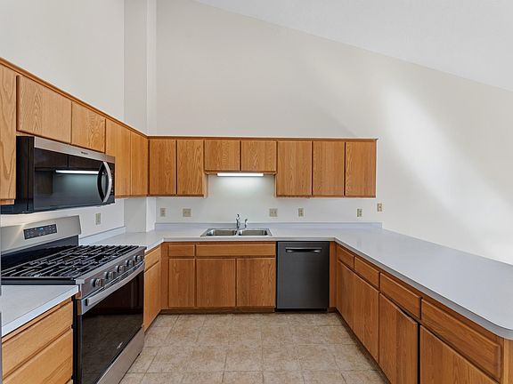 5th image of 18262 Cascade Dr