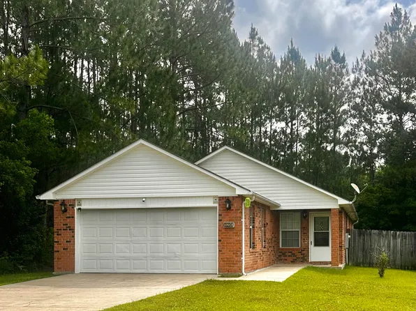 8204 Exchange St, Gautier, MS 39553