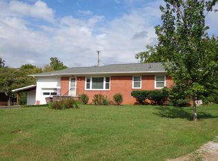 3821 Longwood Dr, Knoxville, TN 37918