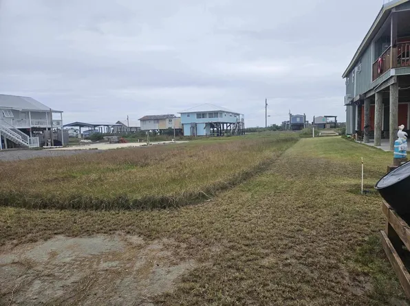 Plum Ln, Grand Isle, LA 70358