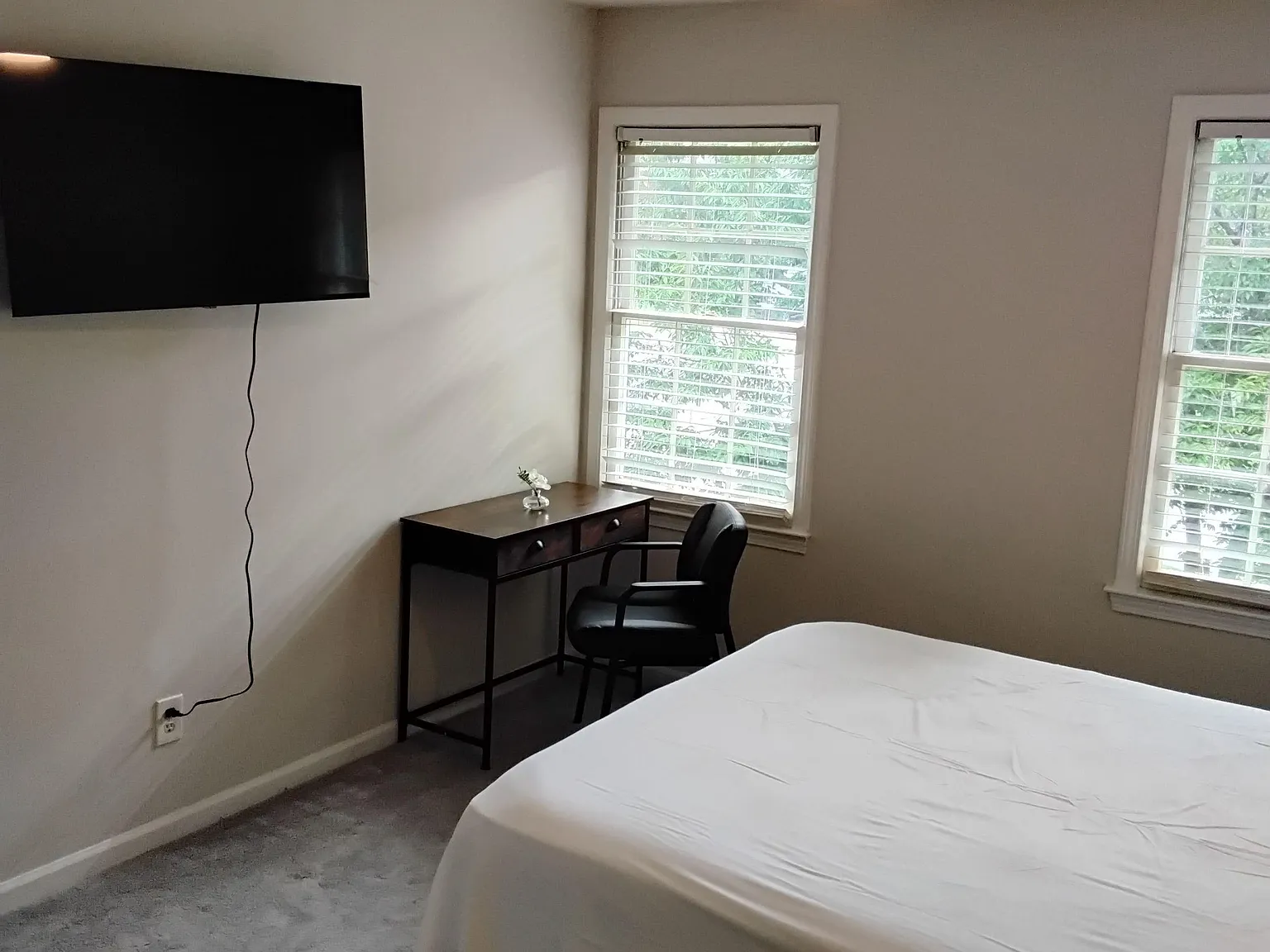4 bed, 6.0 bath, 2200 sqft, $923 — Photo 3