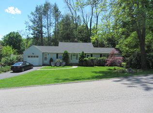 24 Oak Hill Rd, Chappaqua, NY 10514