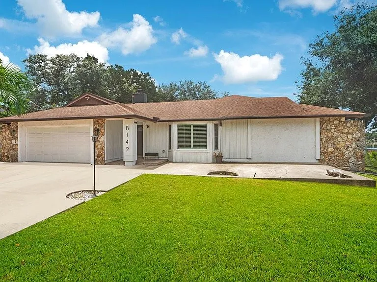 8142 Chianti Dr — Photo 48