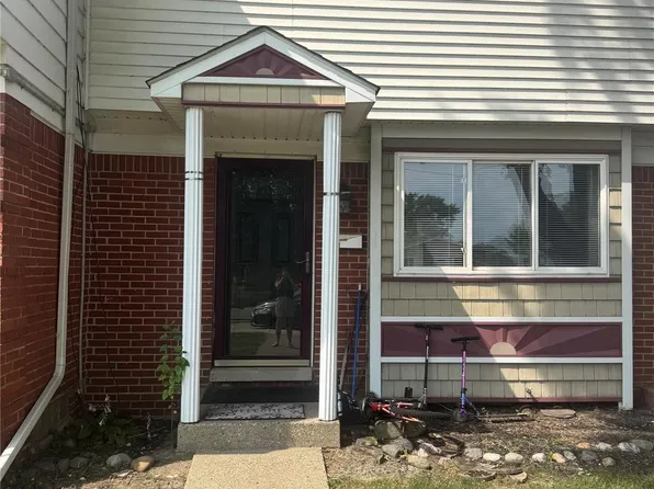 20041 Abrahm St, Clinton Township, MI 48035