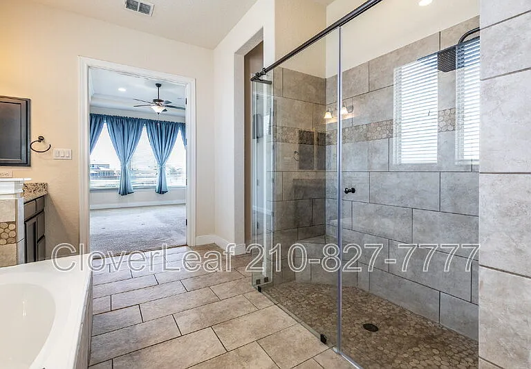 908 Sussex Cv — Photo 29