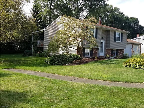 2nd image of 162 Blossom Ln