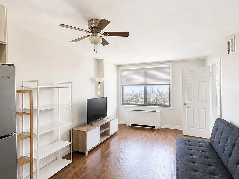 270 Marin Blvd #19R — Photo 2