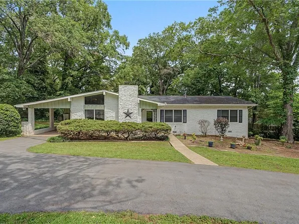 6 Virginia Cir, Cedartown, GA 30125