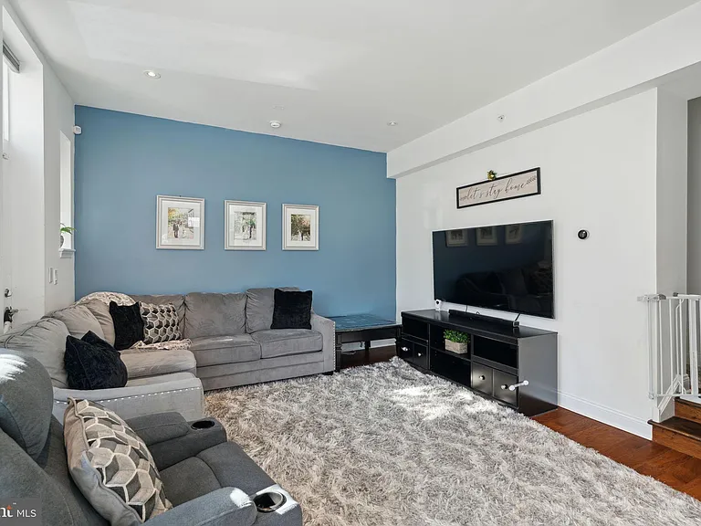 501 Vine St #2 — Photo 13
