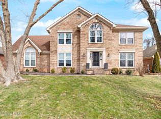 9609 Farmstead Ln, Louisville, KY 40291