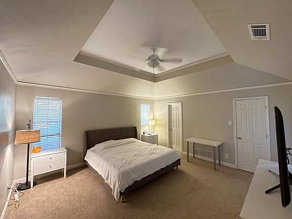 5th image of 2906 Cambridgeshire Dr