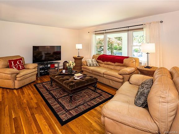 3 Cranbury Woods Road