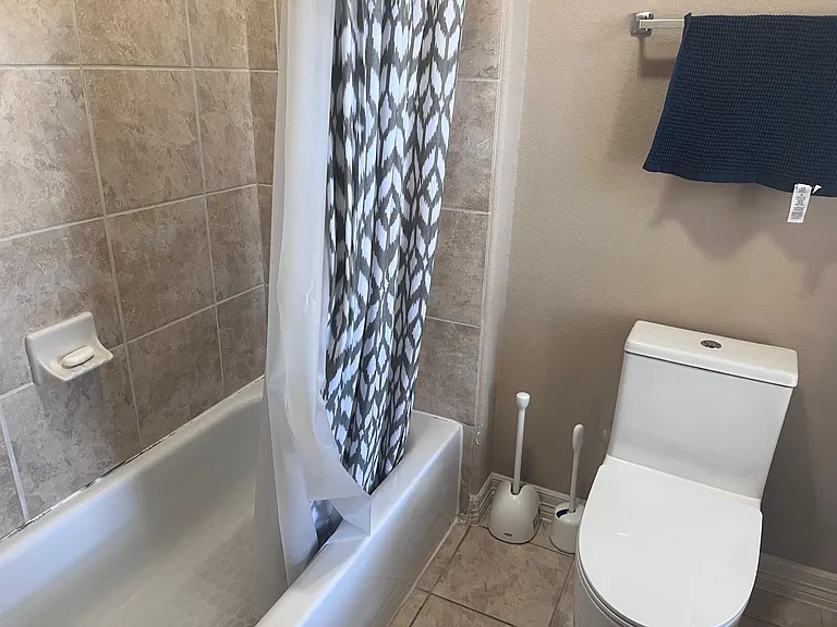 10905 Roy Butler Dr — Photo 27
