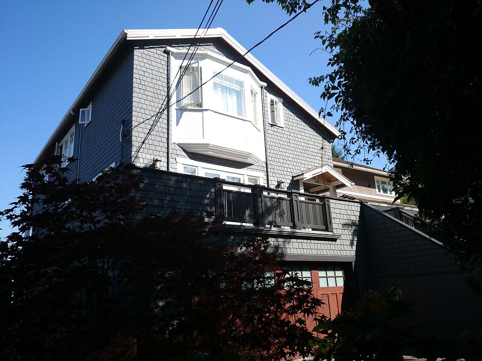 2nd image of 210 30th Ave S