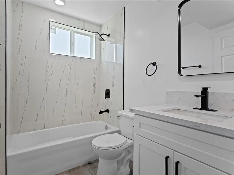 Luxury Brand New 2026 3 Bedroom Units — Photo 9