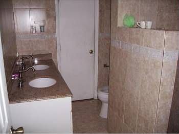 2nd image of 1020 SW 99th Pl
