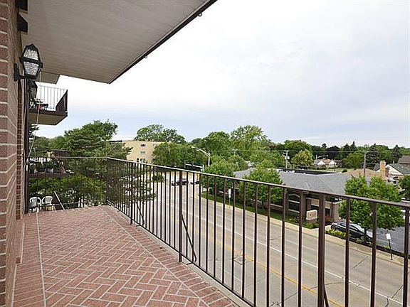 5th image of 5935 Lincoln Ave Unit 404