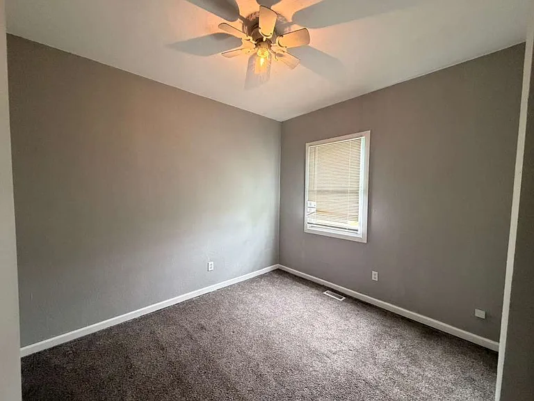 2621 Lawrence Ave #1 — Photo 6
