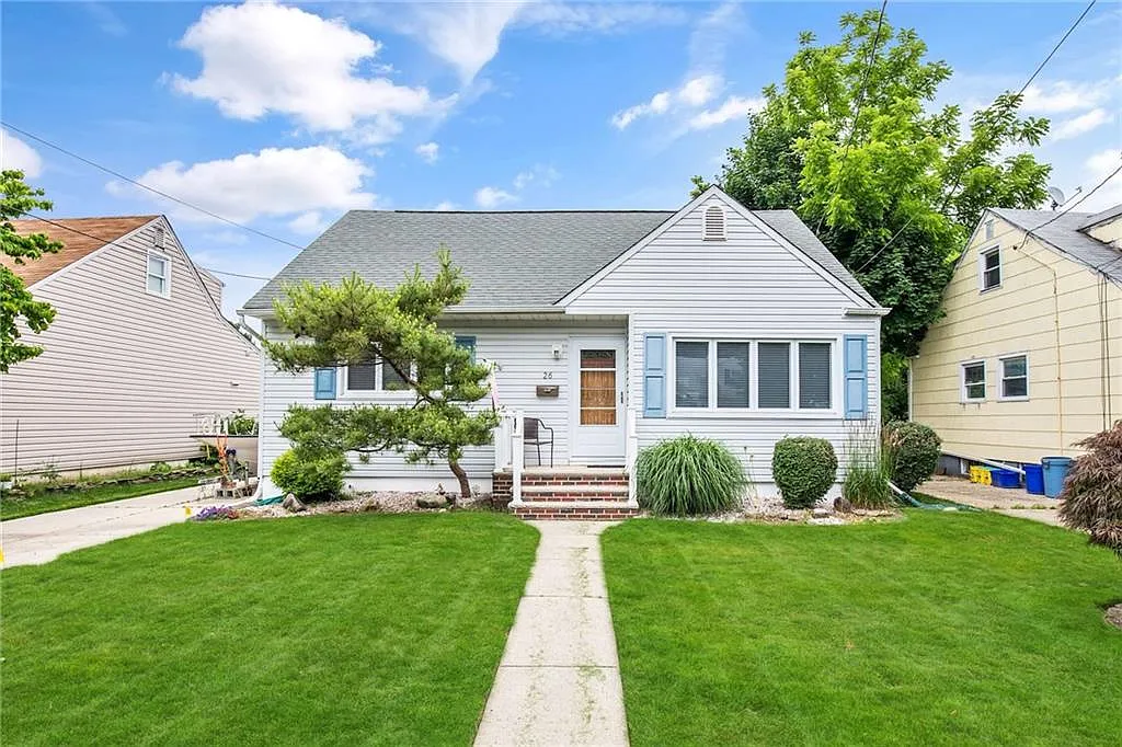 26 Garden St photo 1