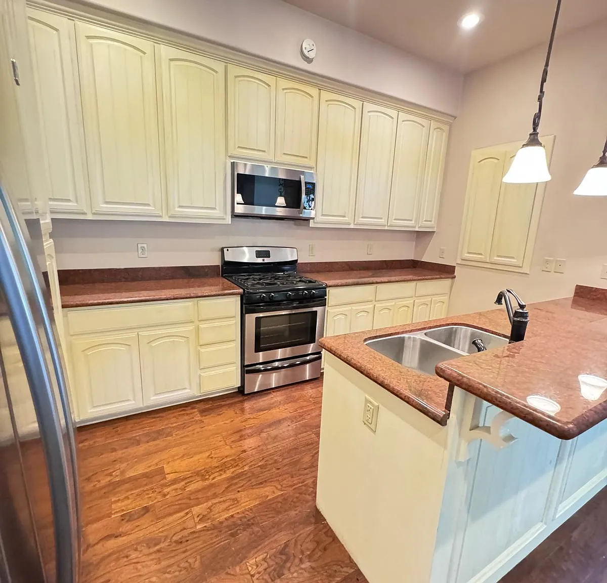 421 Cottonwood Avenue - 1 — Photo 4