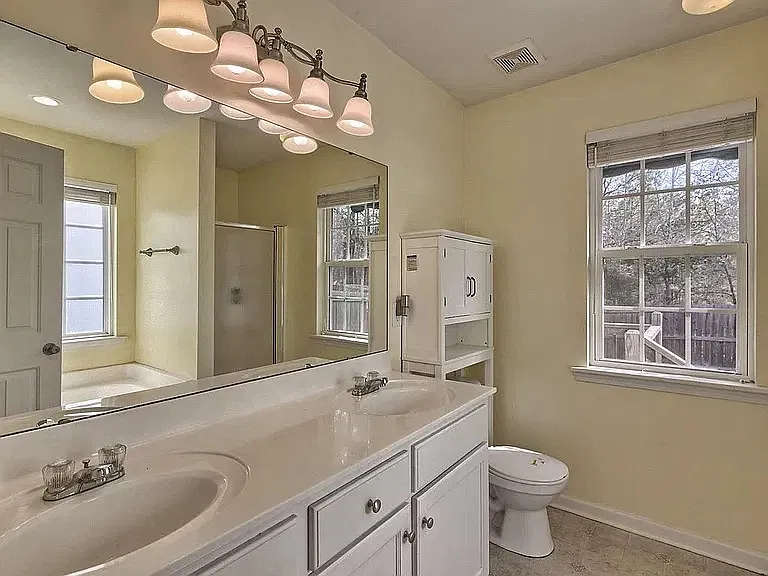 3 bed, 1610 sqft, $1,700 — Photo 4