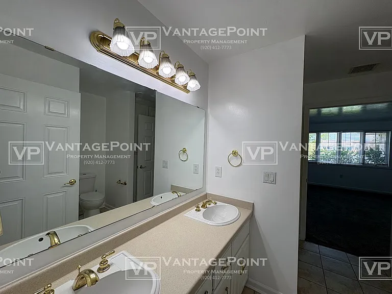 1684 Twin Lakes Cir #1 — Photo 28