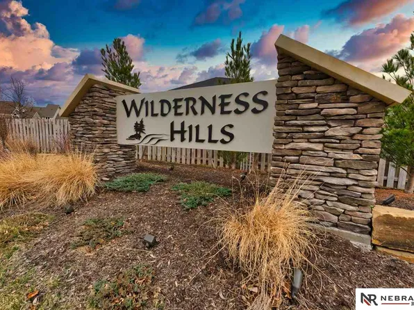 2837 Kings Corner Dr, Lincoln, NE 68516