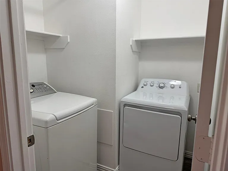 18374 Pine Post Ct — Photo 24
