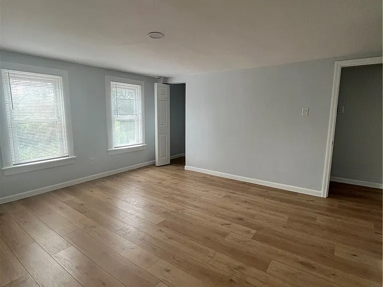 1252 Jefferson St — Photo 12