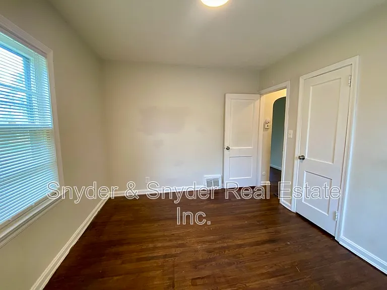 1011 Cordova Ave — Photo 12
