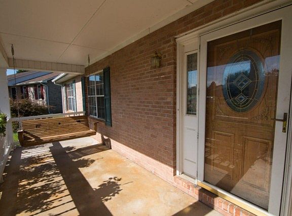 2nd image of 1409 Peabody Dr