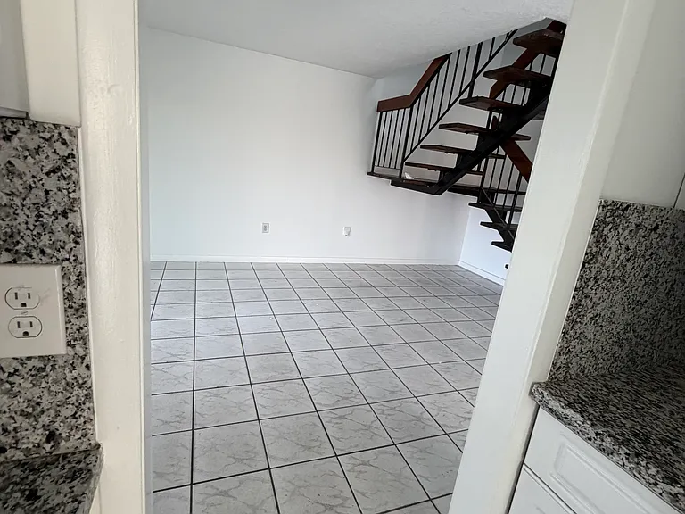 6900 SW 104th Ct — Photo 30