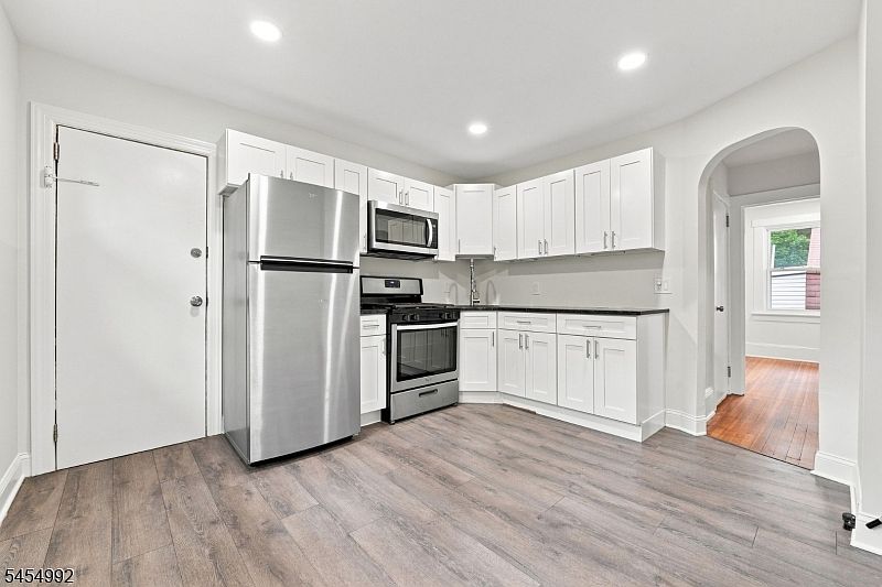 1st image of 36 Whitfield St